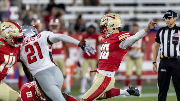 May 7, 2022; Birmingham, AL, USA; Birmingham Stallions kicker Brandon Aubrey (10) kicks a field goal against the Tampa Bay Bandits during the second half at Protective Stadium. Mandatory Credit: Vasha Hunt-USA TODAY Sports  